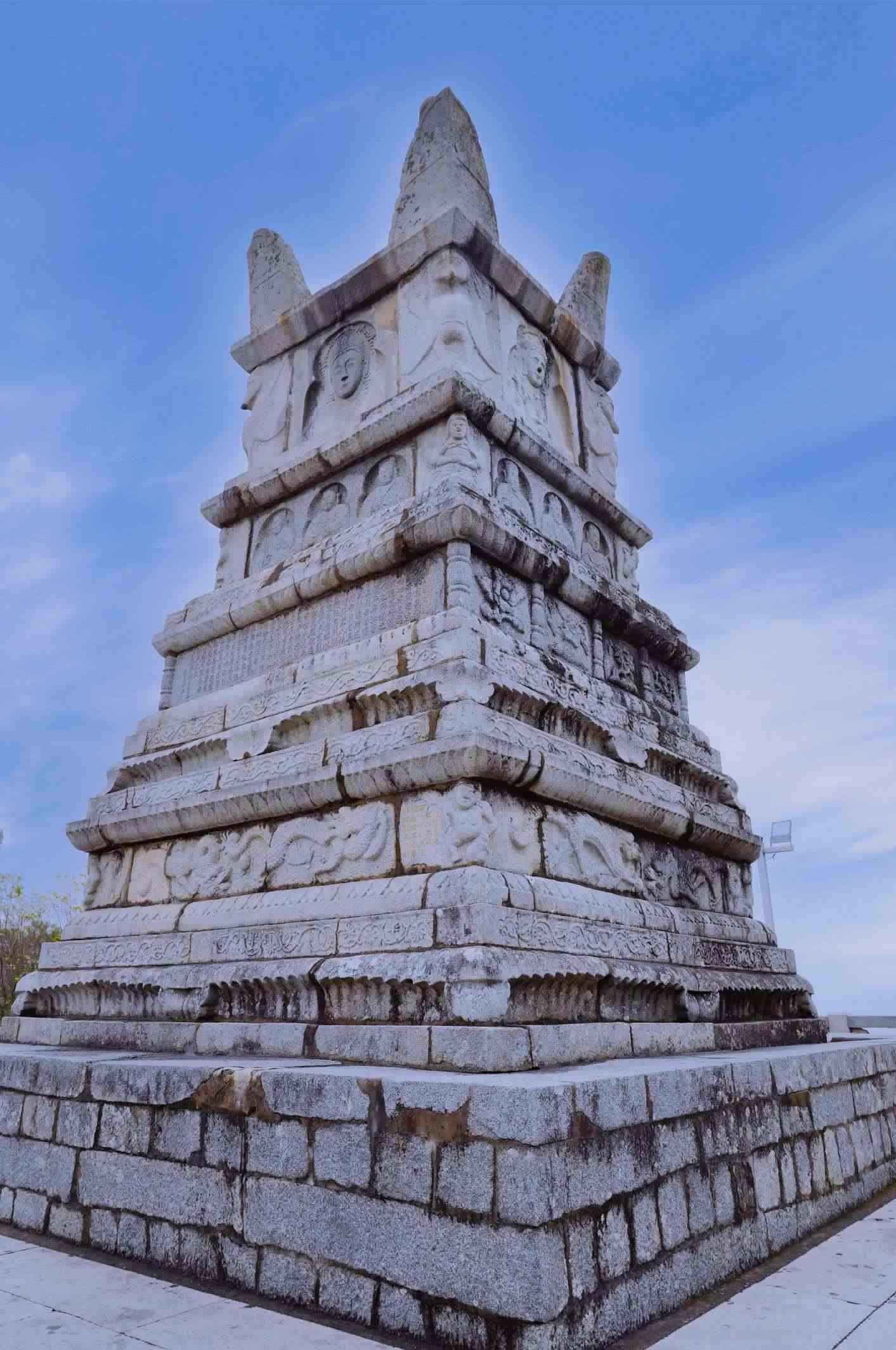 萬壽塔。 陳芝 攝