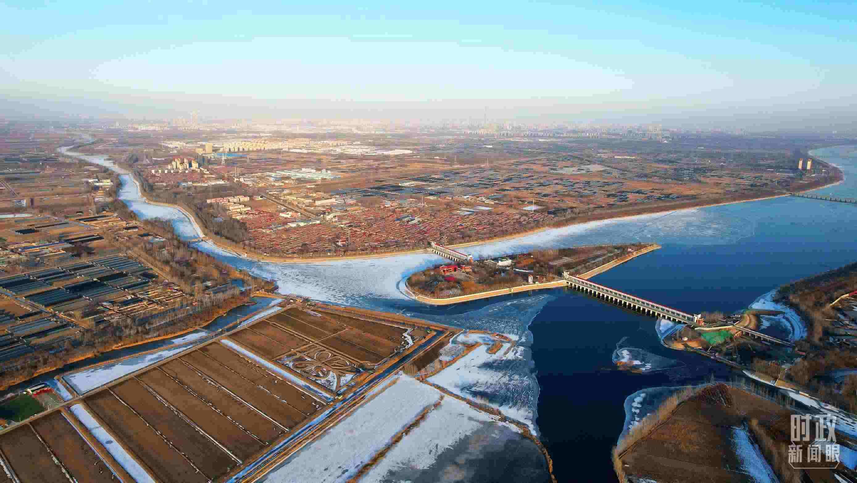 △俯瞰第六埠村。（總臺(tái)央視記者范凱拍攝）