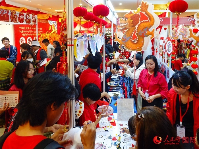 活動現(xiàn)場氣氛熱烈。人民網(wǎng)記者 謝佳君攝