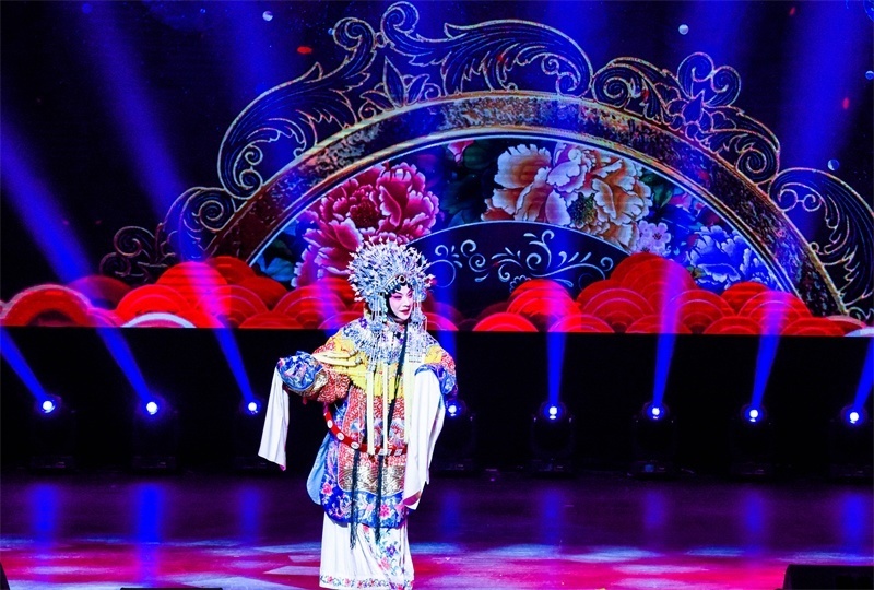 京劇梅派傳人胡文閣帶來(lái)《貴妃醉酒》。趙 靖攝