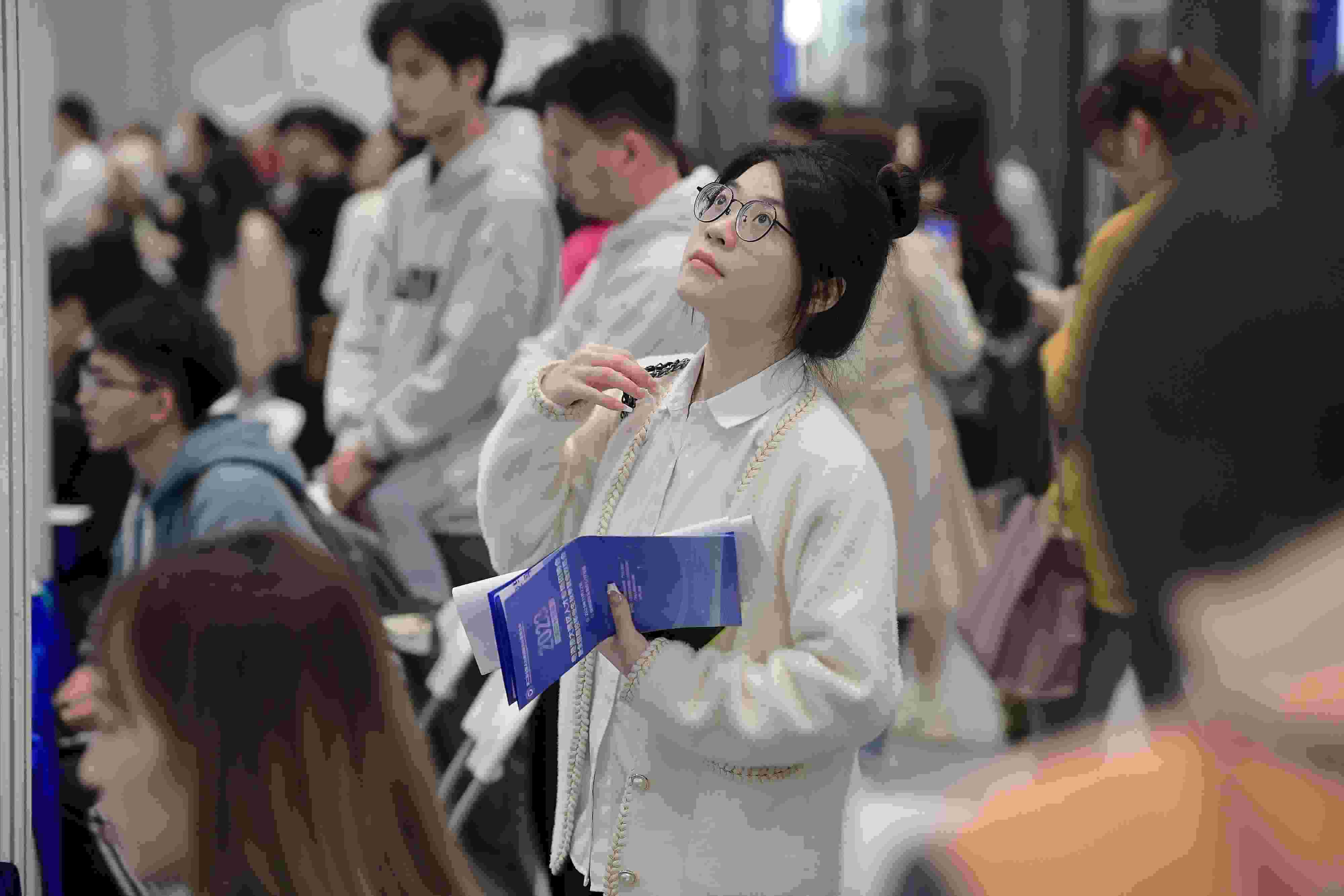  2023年11月22日，2023年粵港澳大灣區(qū)人才專場(chǎng)招聘會(huì)暨第27屆全國(guó)高校畢業(yè)生秋季就業(yè)雙選會(huì)在深圳國(guó)際會(huì)展中心舉辦。