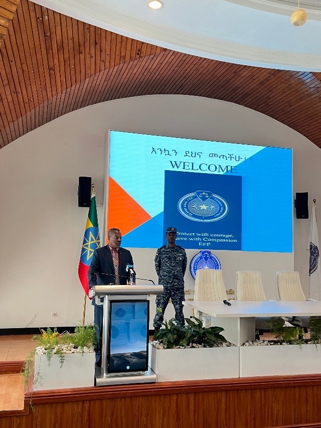 圖為埃塞警察大學(xué)校長梅斯芬·阿貝貝致辭。亞的斯亞貝巴大學(xué)孔子學(xué)院供圖