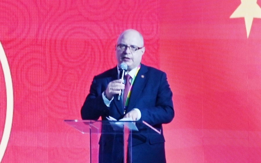 俄羅斯國(guó)家杜馬資產(chǎn)、土地和財(cái)產(chǎn)關(guān)系委員會(huì)主席兼俄中議員友好小組主席加夫里洛夫致辭。主辦方供圖 