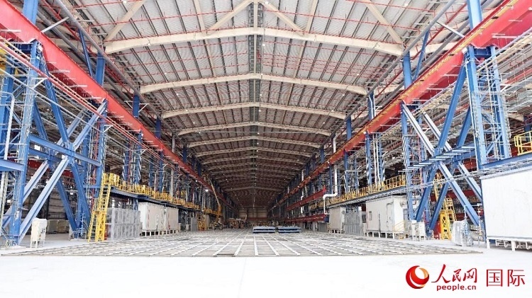 已移交業(yè)主的C201船體車間。人民網(wǎng)記者管克江攝