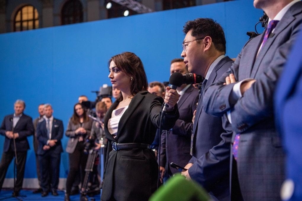 3月18日，在俄羅斯首都莫斯科，新華社記者向俄總統(tǒng)普京提問。新華社記者曹陽攝