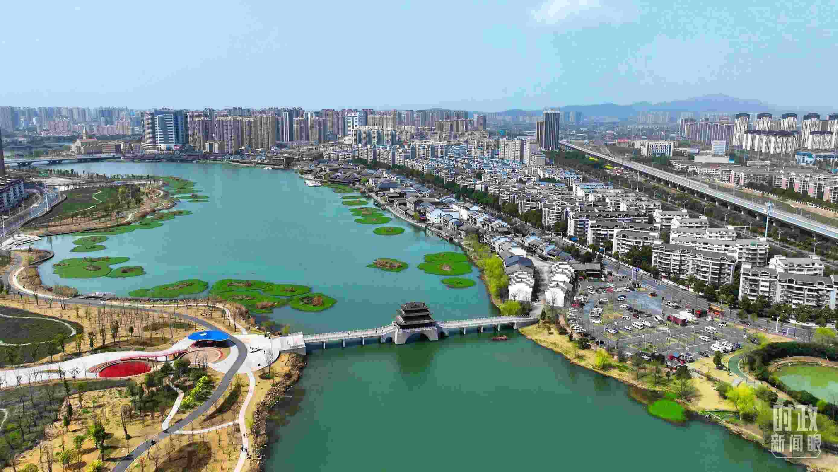 湖南常德。此次座談會(huì)前，習(xí)近平在長沙、常德兩地實(shí)地考察。（總臺(tái)央視記者范凱拍攝）