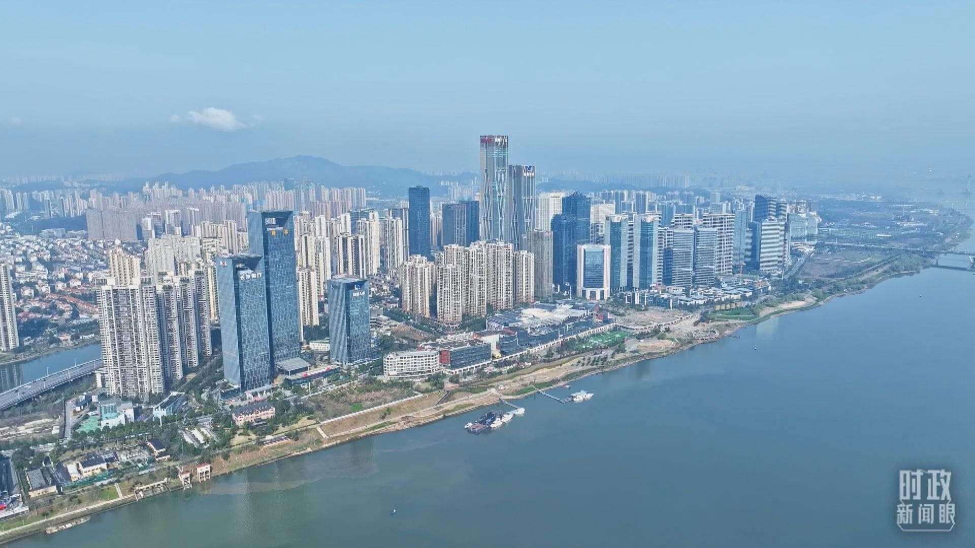 △俯瞰長(zhǎng)沙。（總臺(tái)央視記者范凱拍攝）