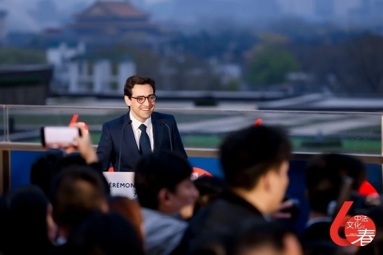 4月1日，法國(guó)外長(zhǎng)塞茹爾內(nèi)出席第18屆“中法文化之春”藝術(shù)節(jié)開幕式。圖片來(lái)源：法國(guó)駐華大使館