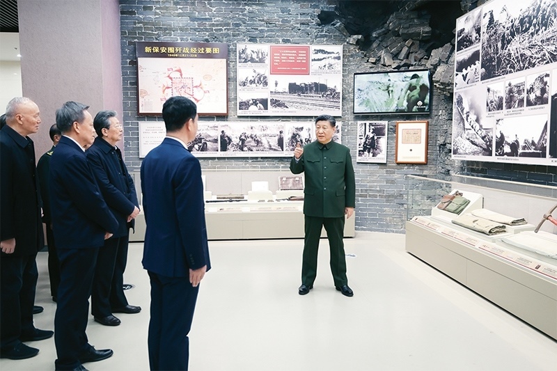 2024年2月1日至2日，中共中央總書記、國家主席、中央軍委主席習(xí)近平來到天津，看望慰問基層干部群眾。這是2日上午，習(xí)近平在平津戰(zhàn)役紀(jì)念館考察。 新華社記者 鞠鵬/攝