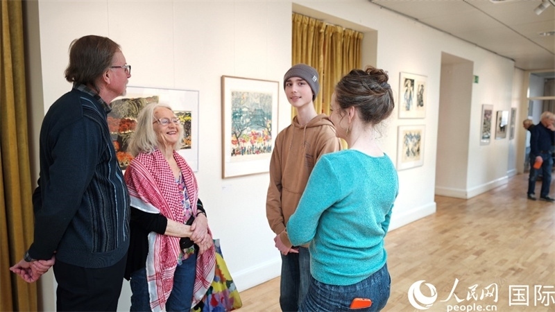 參加講座活動(dòng)的瑞典聽(tīng)眾。人民網(wǎng)記者殷淼攝