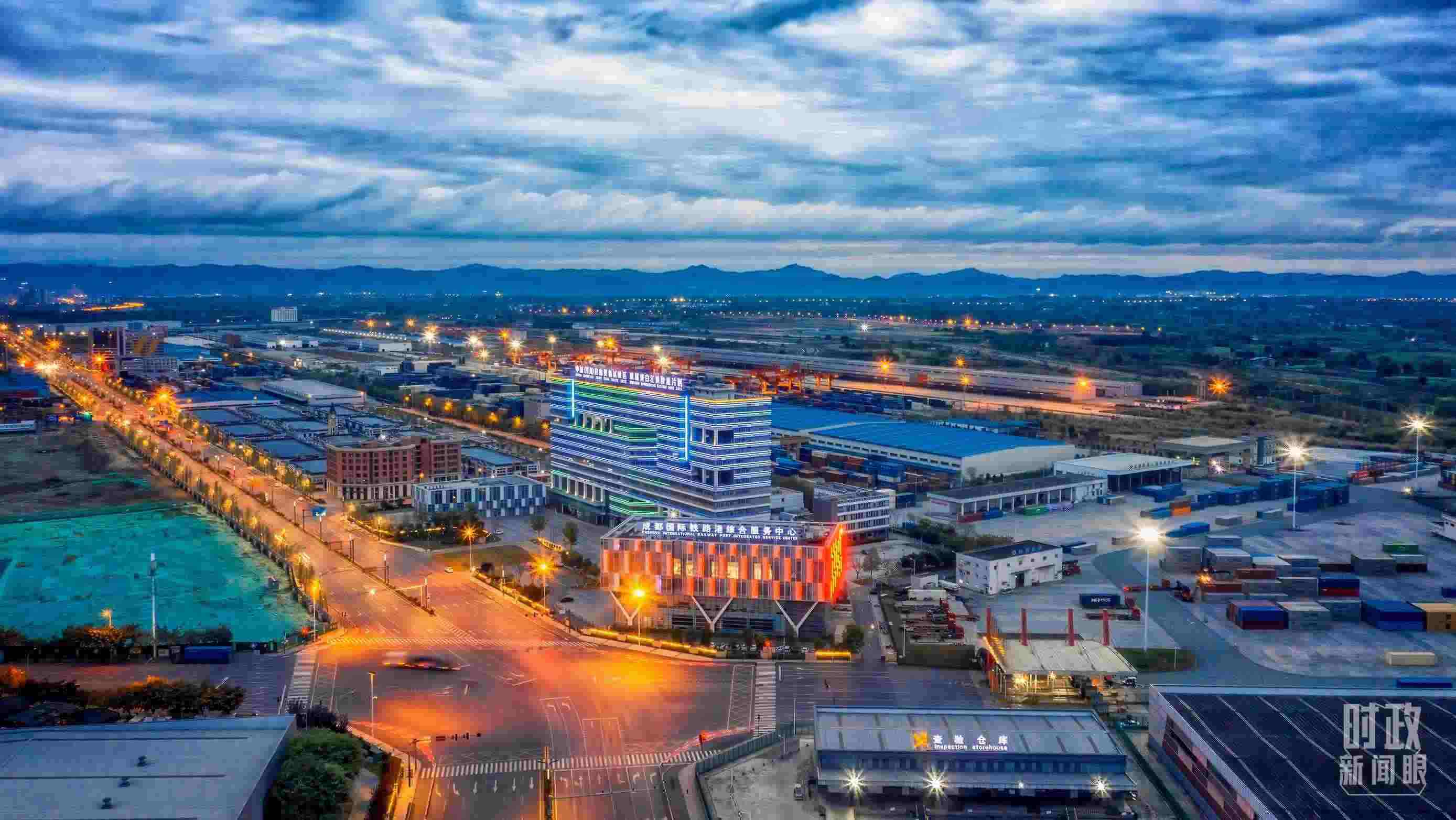 △成都國(guó)際鐵路港內(nèi)陸港口。（圖/視覺(jué)中國(guó)）