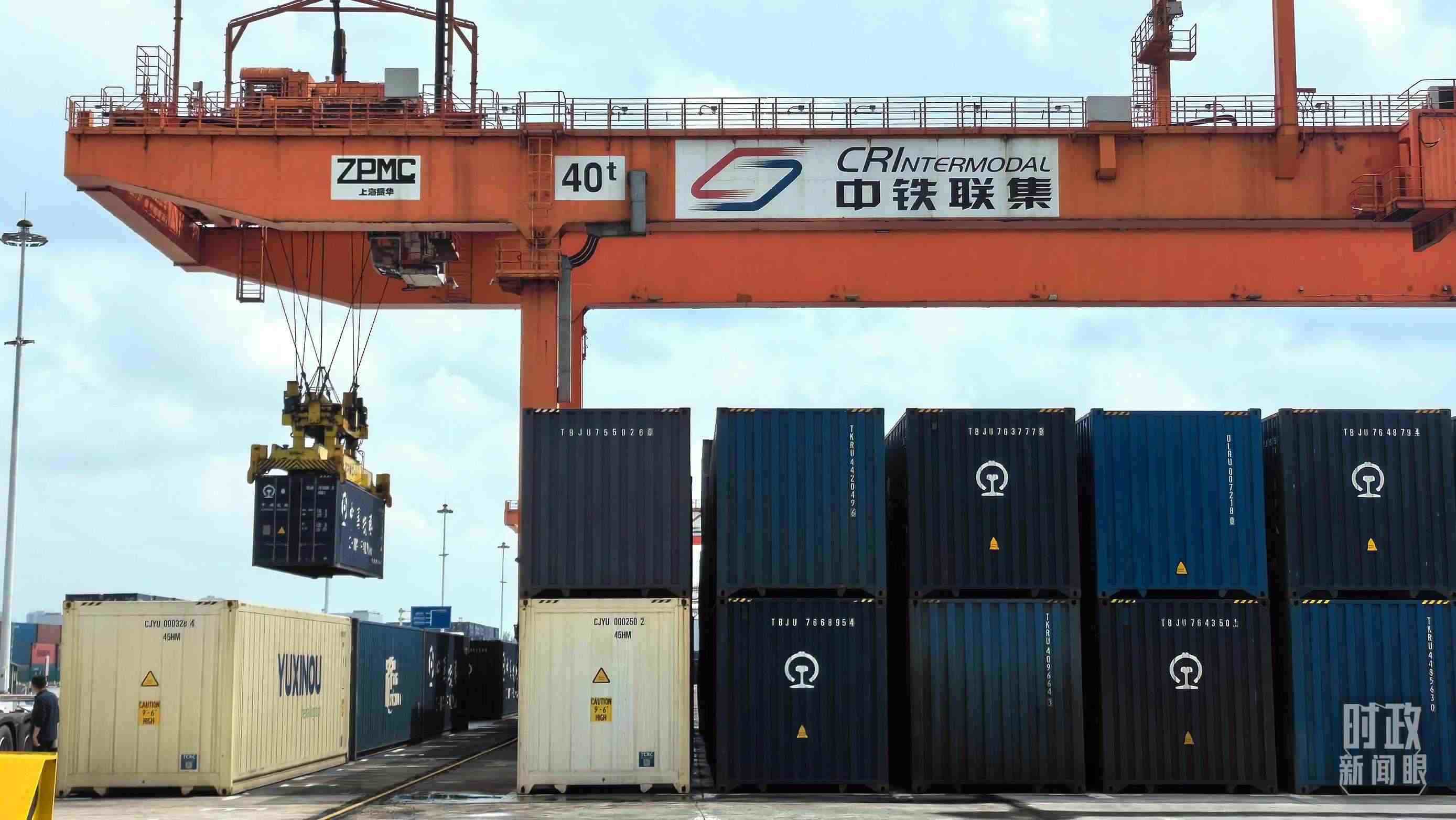 △重慶國際物流樞紐園區(qū)。（總臺(tái)央視記者趙化拍攝）