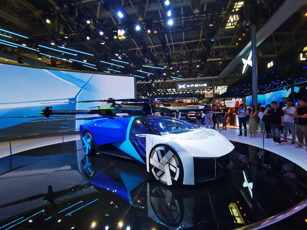 陸空一體式飛行汽車。人民網(wǎng)記者栗翹楚攝