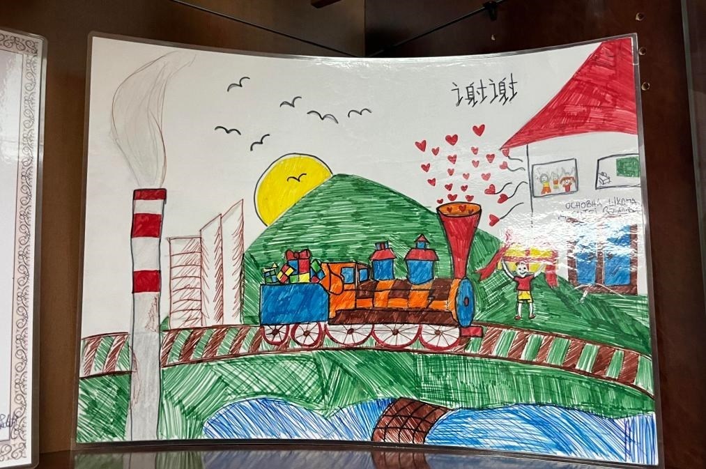 當(dāng)?shù)匦W(xué)生畫(huà)筆下的斯梅戴雷沃鋼廠。