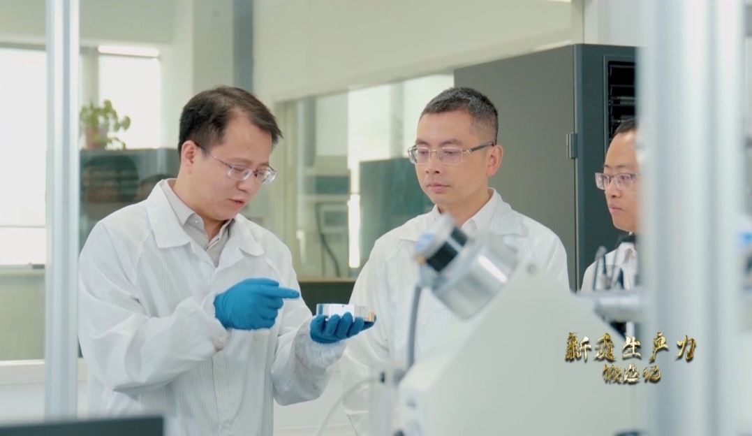 長沙巴斯夫杉杉電池材料研究院，正在進(jìn)行電池材料研究。