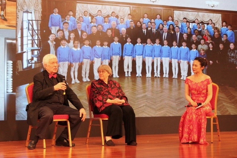 3、費(fèi)城交響樂團(tuán)小提琴手戴維·布斯講述自己與中國50多年的友好故事。 伊莎貝爾·羅德里格斯攝