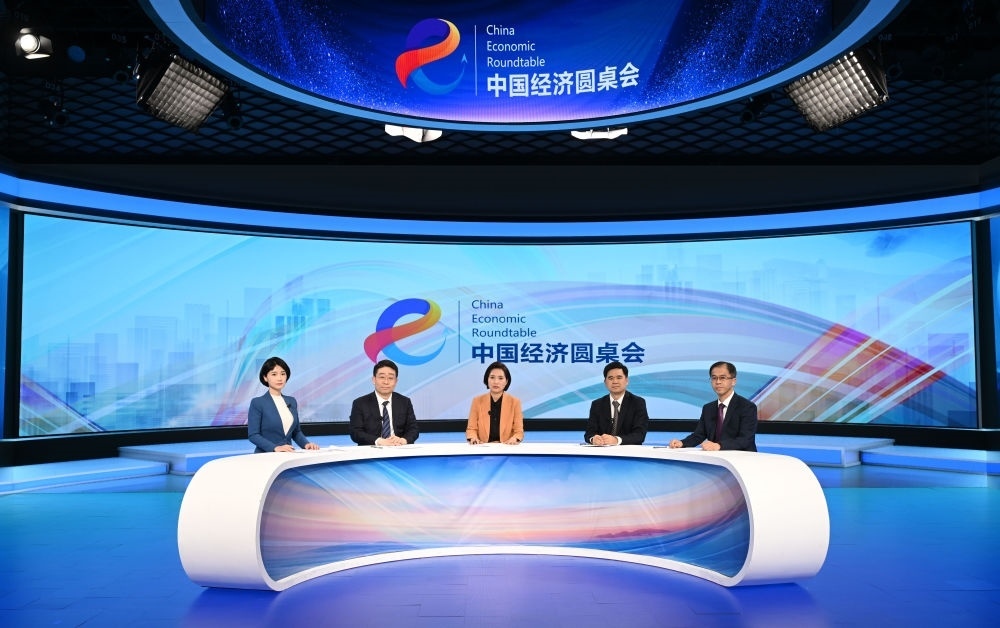 這是“中國經(jīng)濟圓桌會”錄制現(xiàn)場。新華社記者 金良快 攝