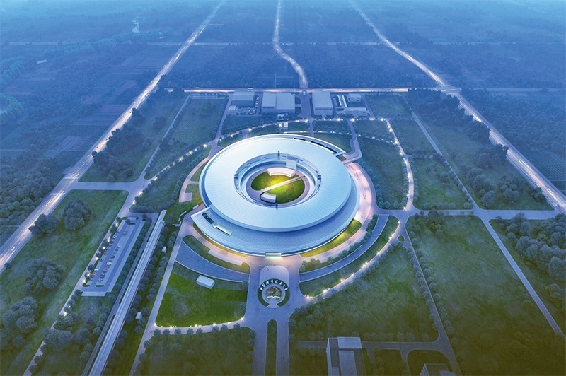 近年來，長(zhǎng)三角各省市牢牢把握高質(zhì)量發(fā)展這個(gè)首要任務(wù)，因地制宜培育和發(fā)展新質(zhì)生產(chǎn)力，朝著世界級(jí)城市群目標(biāo)邁進(jìn)。圖為第四代大科學(xué)裝置“合肥先進(jìn)光源”的效果圖（資料圖片）。 新華社發(fā)（中國科學(xué)技術(shù)大學(xué)國家同步輻射實(shí)驗(yàn)室供圖）