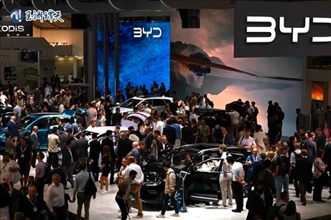 中國新能源汽車亮相德國車展，引發(fā)圍觀