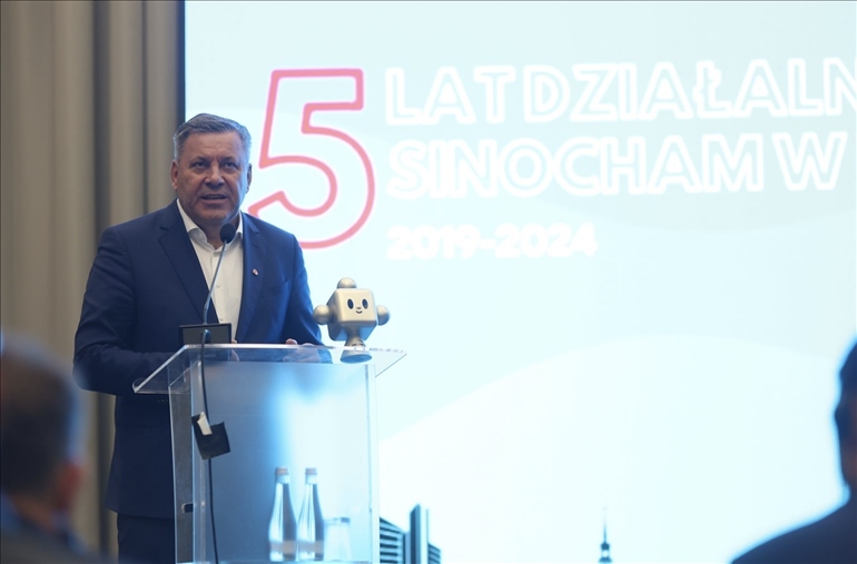 波蘭前副總理比霍琴斯基致辭。