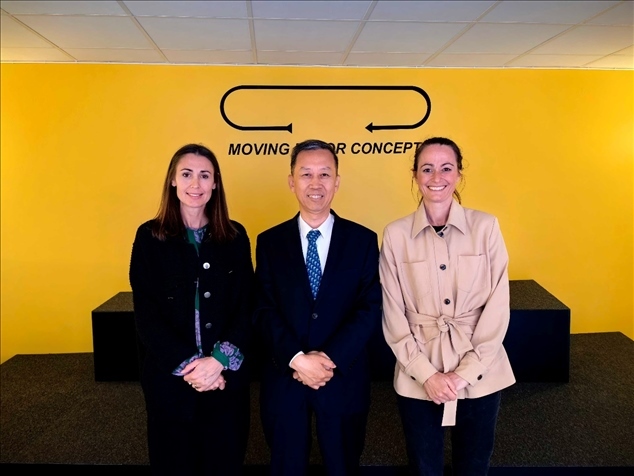 中國駐瑞典大使崔愛民應邀參訪瑞典牧夫樂公司。中國駐瑞典大使館供圖