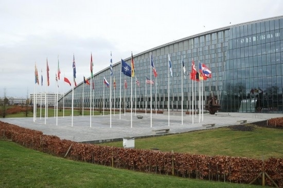  這是2月15日在比利時(shí)布魯塞爾拍攝的北約總部一角。為期一天的北約成員國國防部長會(huì)議15日在比利時(shí)首都布魯塞爾結(jié)束。會(huì)議就加強(qiáng)北約的威懾和防御以及對(duì)烏克蘭的支持等問題展開討論。新華社記者趙丁喆攝