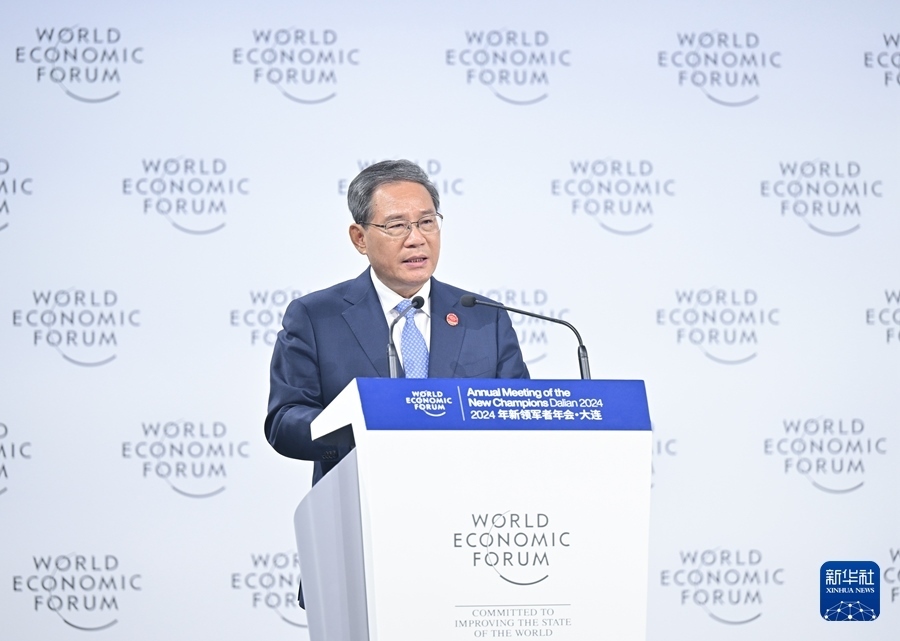 6月25日，國務(wù)院總理李強在大連出席2024年夏季達沃斯論壇開幕式并致辭。新華社記者 李響 攝