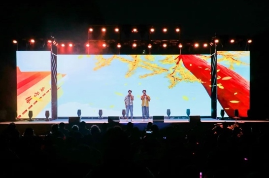 歌曲《啟程》演出現(xiàn)場(chǎng)。供圖：日照職業(yè)技術(shù)學(xué)院