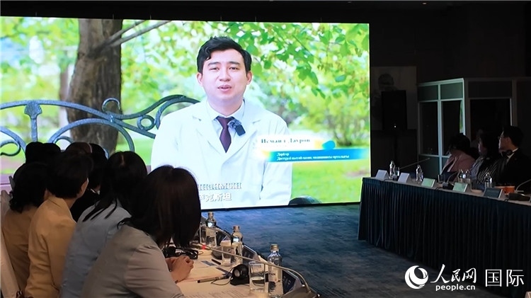 人民網(wǎng)《共贏》紀(jì)錄片發(fā)布儀式在阿斯塔納舉行。人民網(wǎng)記者盛楚宜 攝