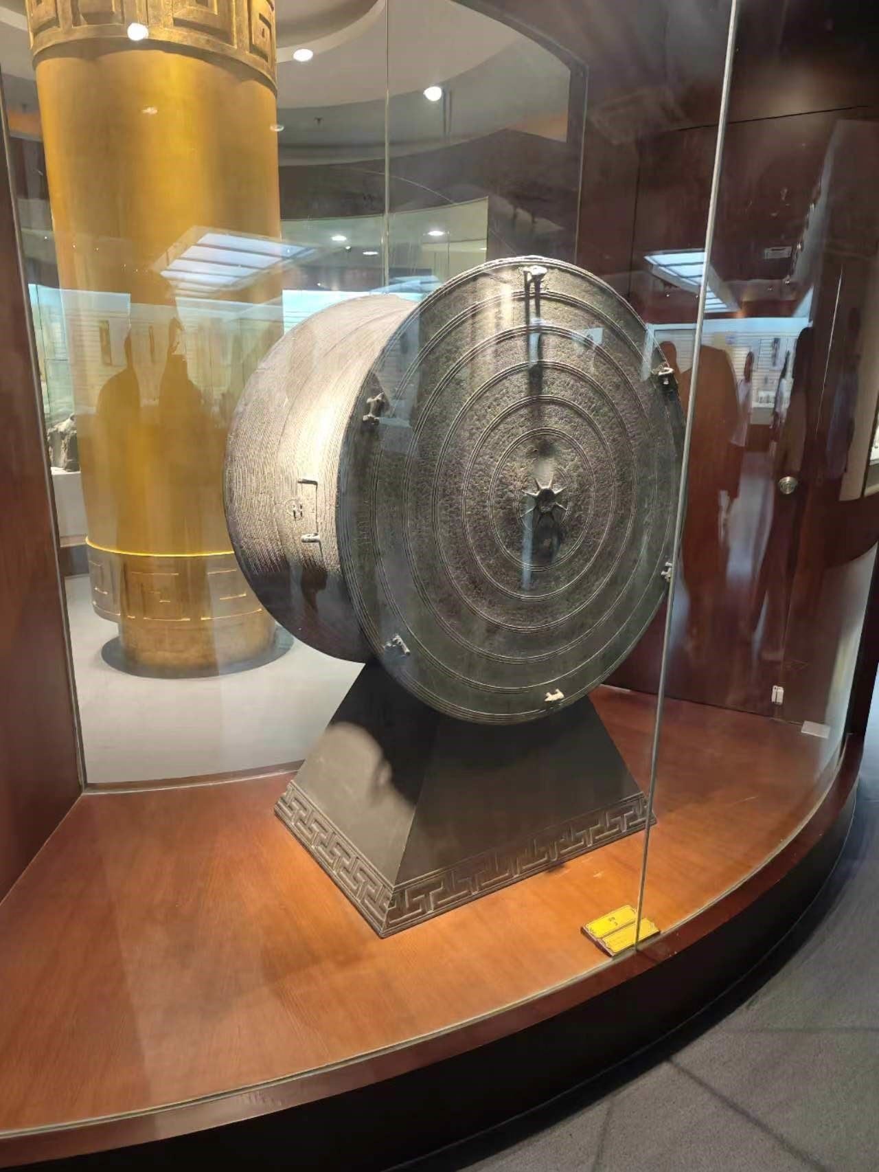 有西南元素的漢代銅鼓。人民網(wǎng)記者 黃鈺攝