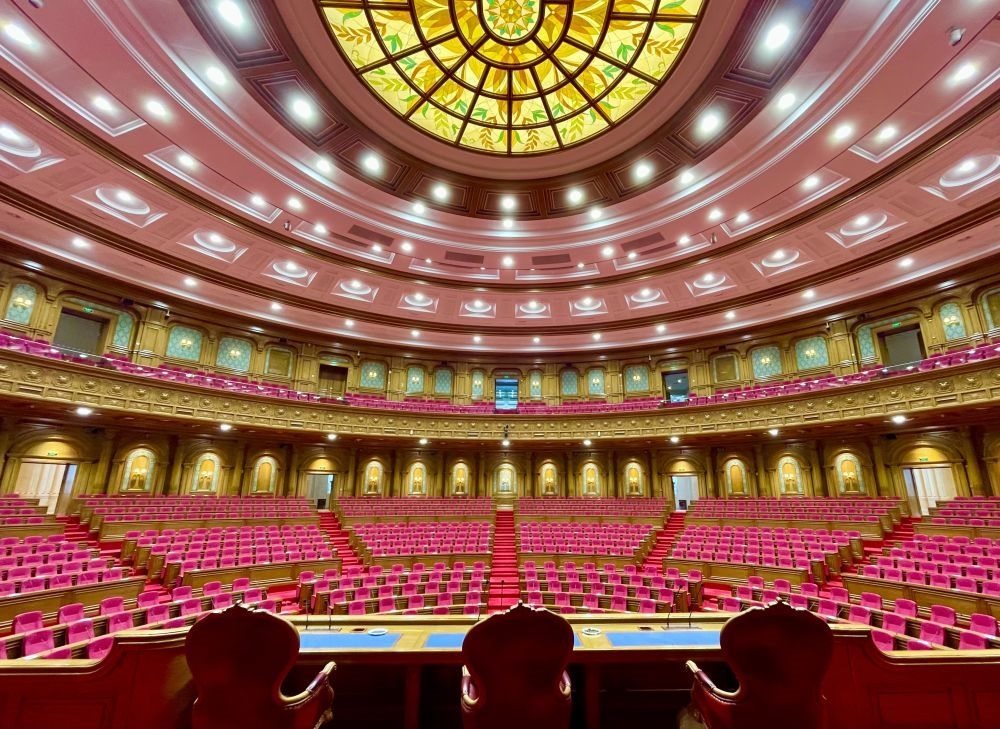 這是在杜尚別拍攝的塔吉克斯坦議會大樓內(nèi)景。