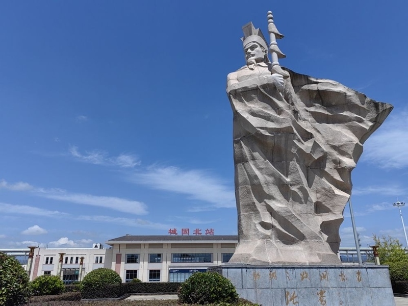 張騫雕塑。新華社記者 孫正好 攝