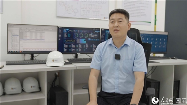 哈薩克斯坦能源投資公司副總經(jīng)理、總工程師張亮在接受人民網(wǎng)記者采訪。 人民網(wǎng)記者 葛泰佚攝