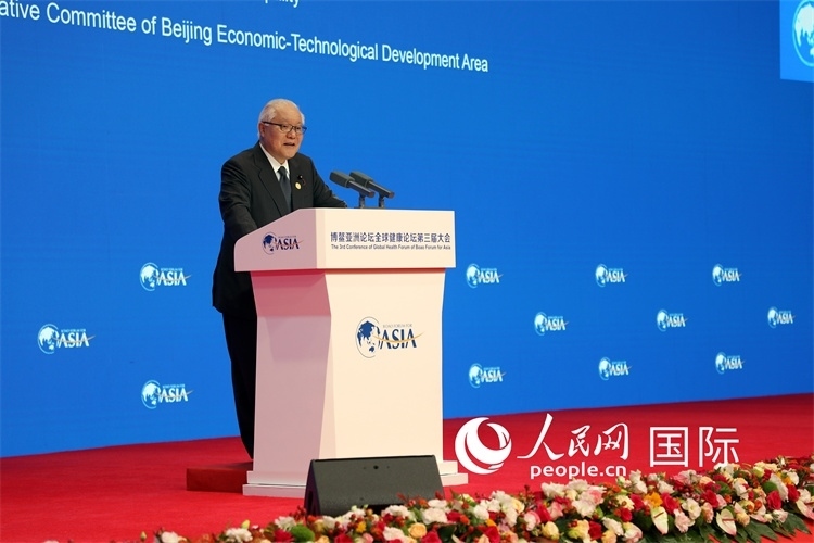 日本厚生勞動(dòng)大臣武見敬三在開幕式上致辭。人民網(wǎng)記者趙益普攝