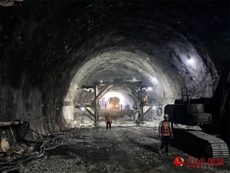 隧道施工現(xiàn)場圖片。人民網(wǎng) 賽義德·邁赫迪攝