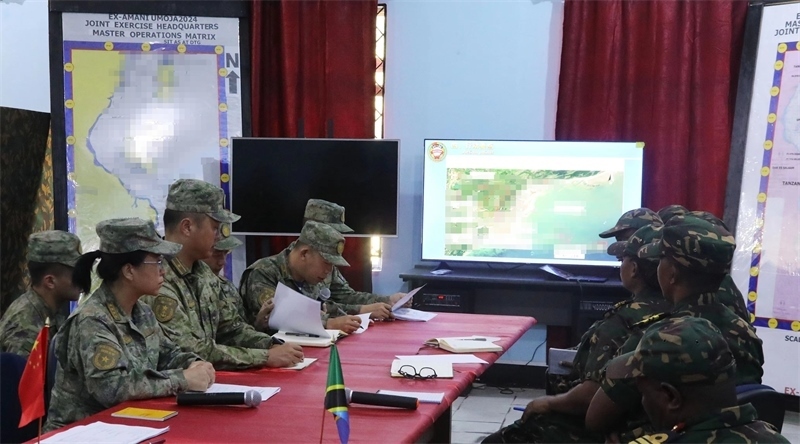 海上指揮所商定細(xì)節(jié)。王福攝