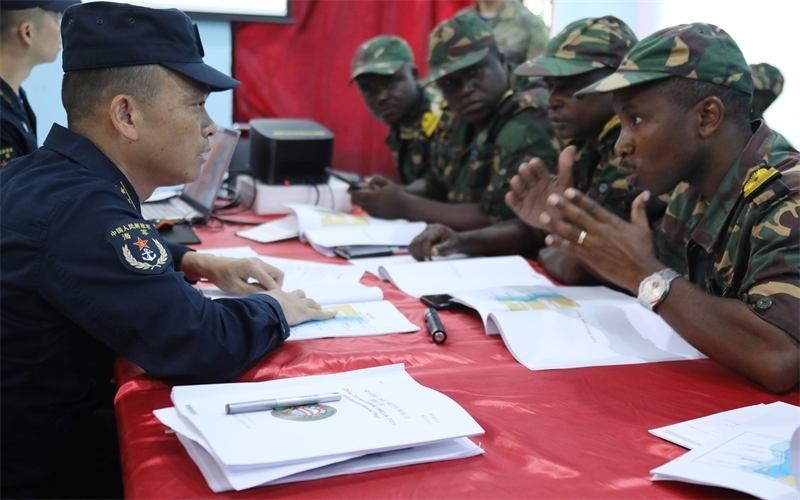 聯(lián)合導(dǎo)演部磋商。崔曉洋攝