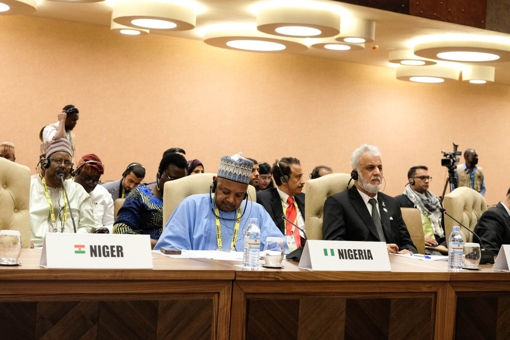 1月20日，與會代表出席在烏干達首都坎帕拉舉行的不結(jié)盟運動第19次峰會閉幕式。新華社發(fā)（阿佳拉·納瓦達攝）