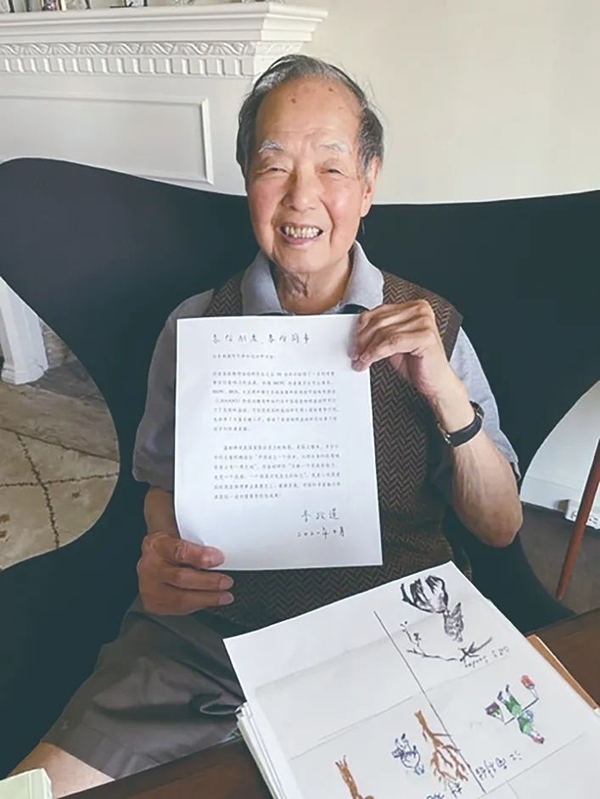 李政道先生曾面對鏡頭展示給中國高能物理事業(yè)的寄語。圖片來源：中國科學(xué)報