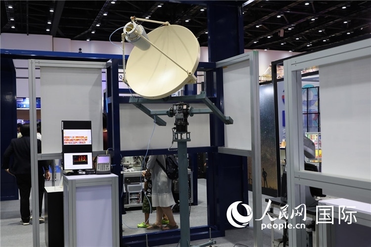 泰國(guó)衛(wèi)星設(shè)備。人民網(wǎng)記者 簡(jiǎn)承淵攝