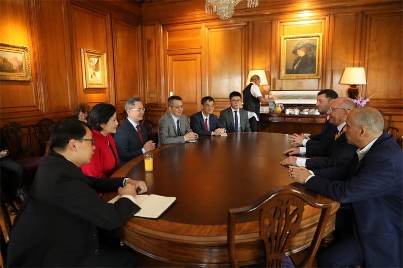 愛丁堡市政廳會(huì)見現(xiàn)場。中國駐英國使館供圖