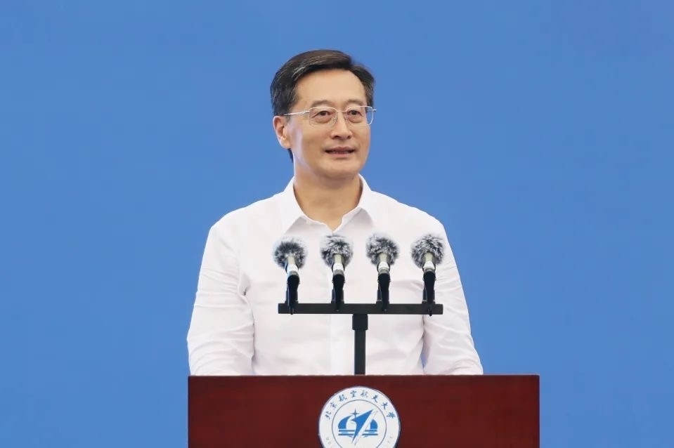 中國工程院院士、北京航空航天大學校長王云鵬在2024級新生開學典禮上講話。校方供圖