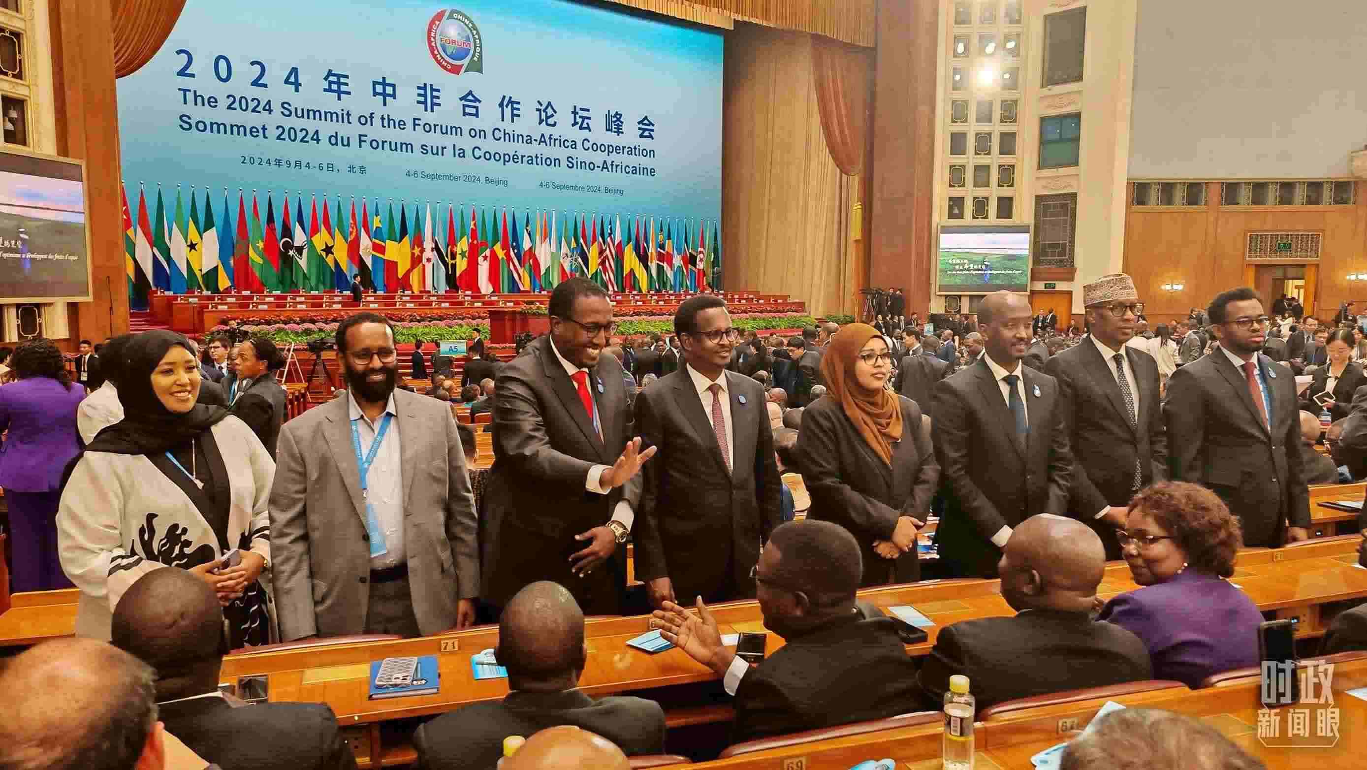  △峰會(huì)搭建溝通的橋梁。（總臺(tái)央視記者鄂介甫、周倜拍攝）