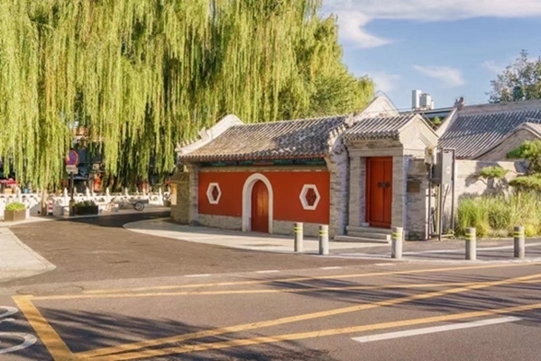 北京建筑大學(xué)古建保護(hù)與利用專業(yè)師生對(duì)北京德勝門(mén)內(nèi)大街開(kāi)展空間品質(zhì)綜合提升項(xiàng)目，圖為項(xiàng)目竣工后的實(shí)景圖。校方供圖