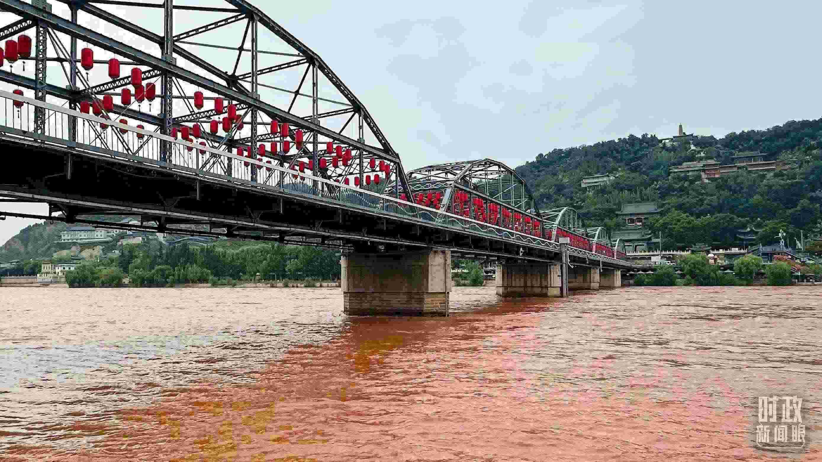 △黃河蘭州中山橋段。（總臺央視記者范一鳴拍攝）