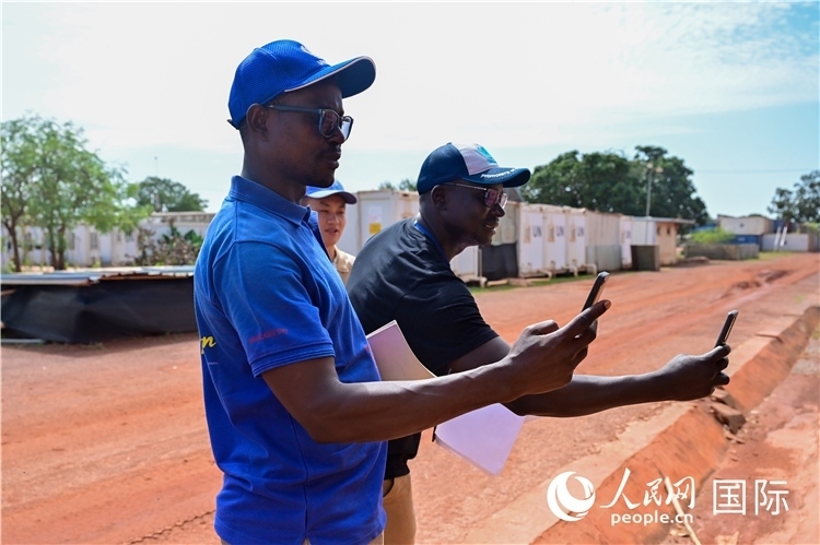 圖6 檢查組拍攝優(yōu)秀做法。謝坤攝