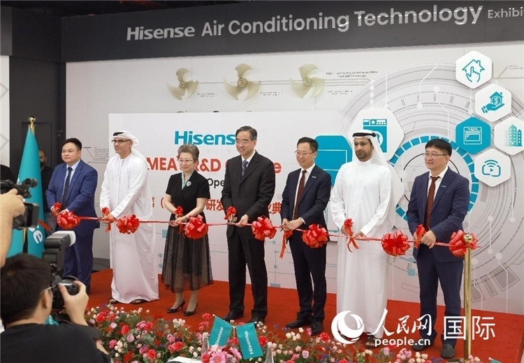 圖為開業(yè)剪彩儀式。人民網(wǎng)記者管克江攝