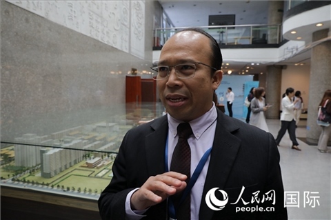 馬來西亞駐華使館參贊阿茲蘭接受人民網(wǎng)采訪。人民網(wǎng) 王婧攝