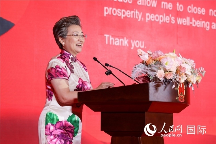 中國駐迪拜總領(lǐng)事歐渤芊致辭。人民網(wǎng)記者任皓宇攝