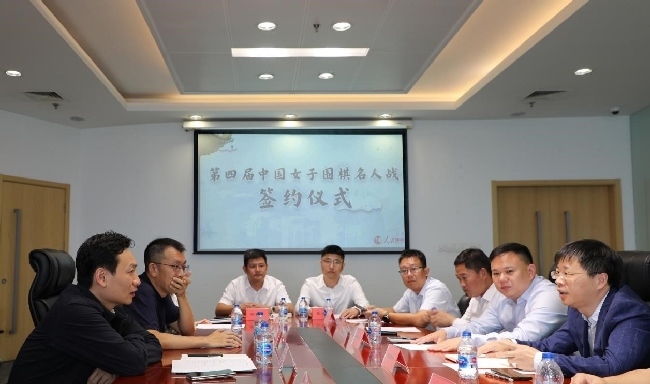 雙方進(jìn)行合作交流。彭奇 攝